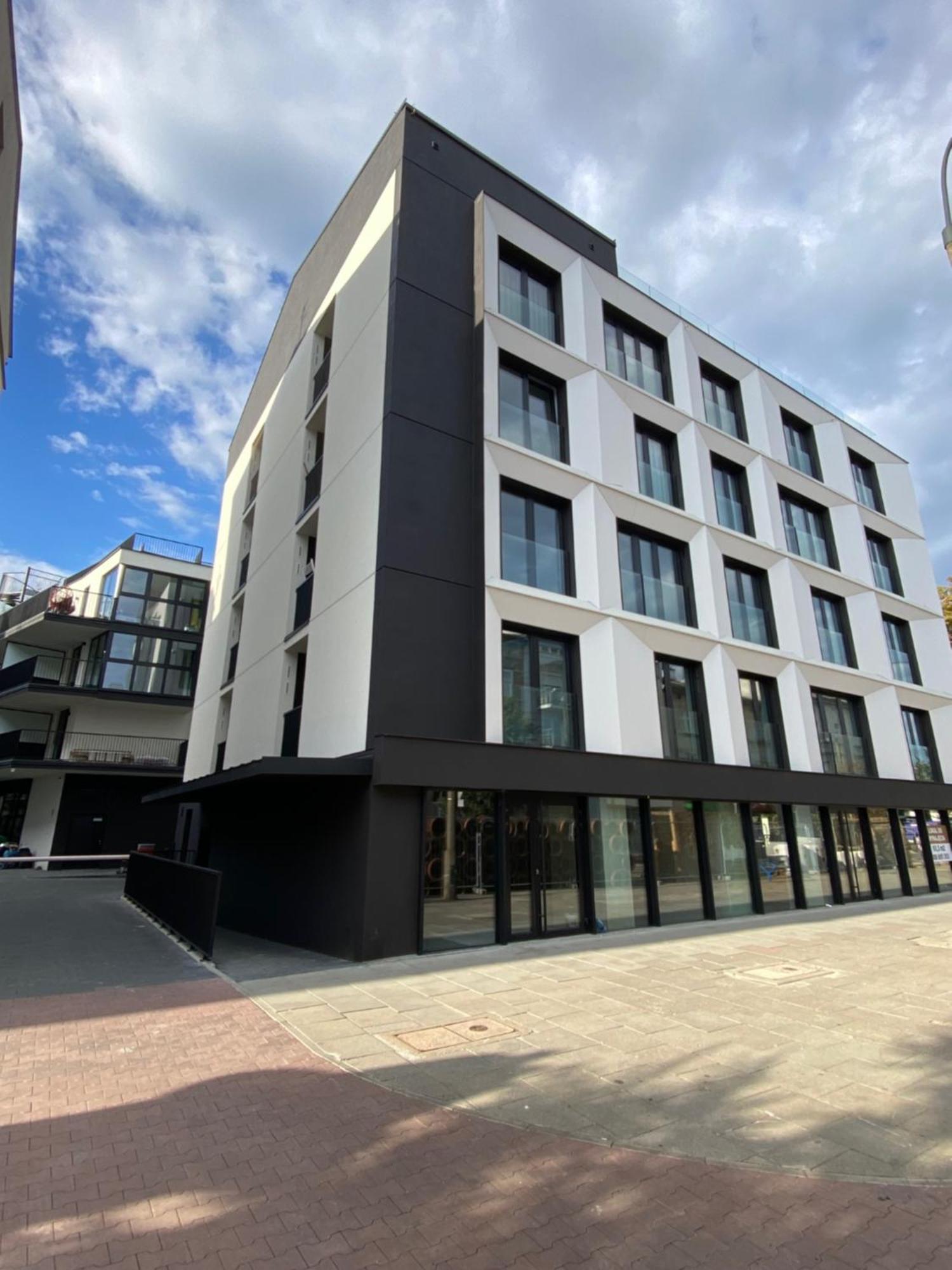 Vistula Avenue Apartment Free Parking, Swimming Pool, Sauna & Gym クラクフ エクステリア 写真
