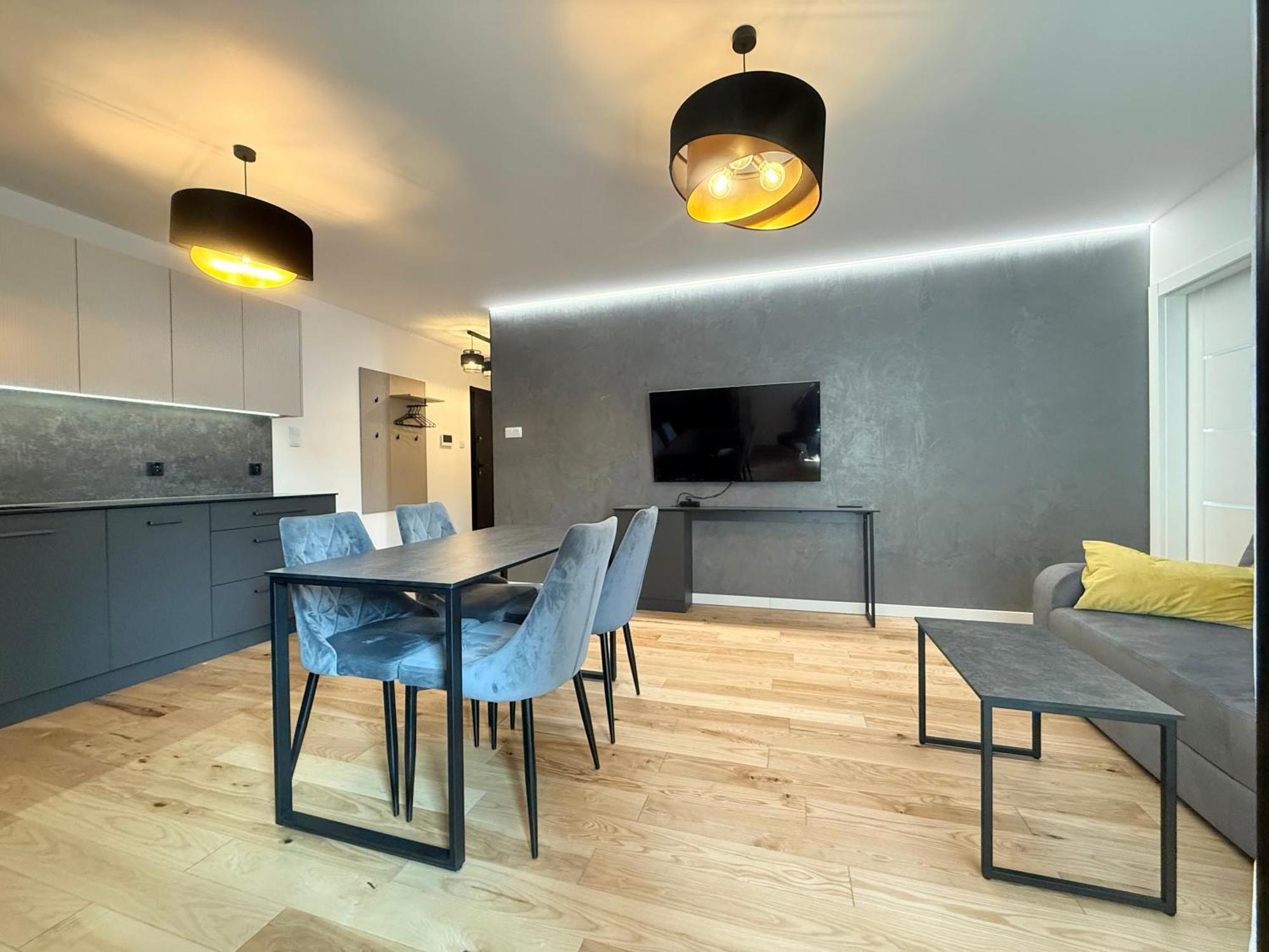 Vistula Avenue Apartment Free Parking, Swimming Pool, Sauna & Gym クラクフ エクステリア 写真